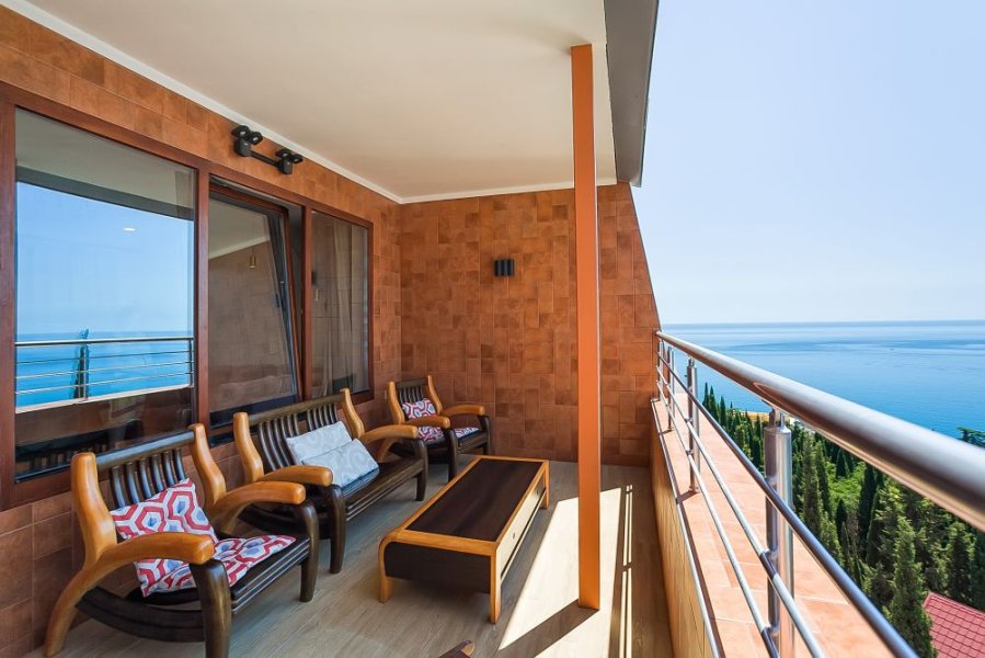 №104 Luxury с балконом, с видом на море / Апартаменты