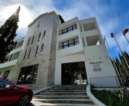 Abaash Hotel