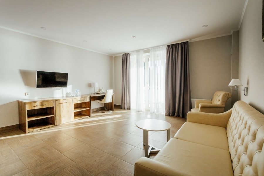 2-местный 2-комнатный с балконом корпус 1 / Люкс