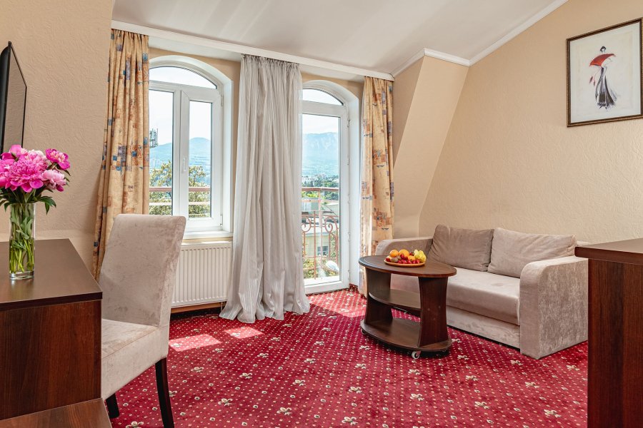 Junior (Полулюкс-новое название) 2-местный / Suite